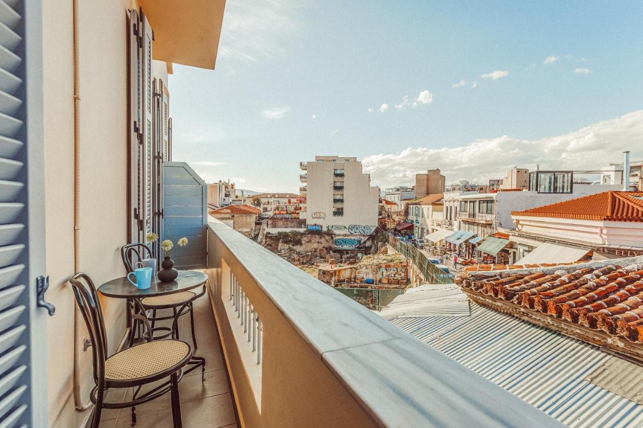 Suitas Atene Esterno foto
